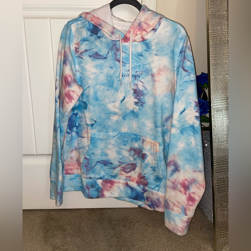 Brand new Hollister hoodie size M